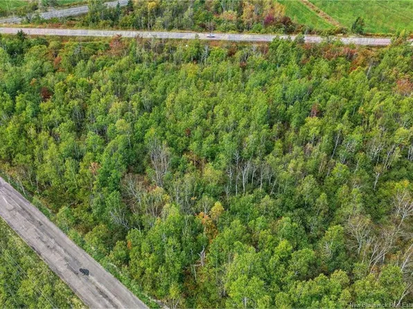 12 Davis Rd, Botsford, NB E4M 1W4