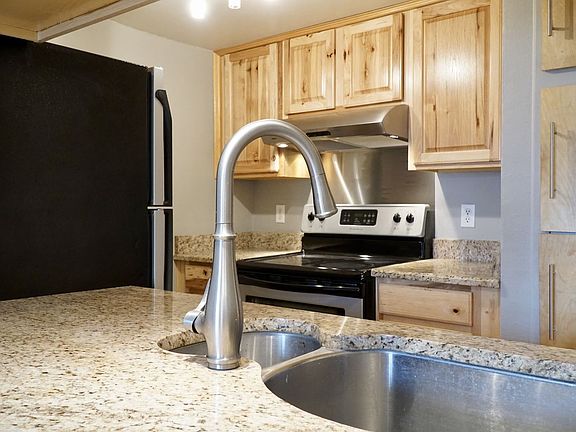3rd image of 3501 Juan Tabo Blvd NE Unit L7