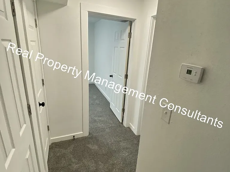 2201 Twin Oaks Dr — Photo 5