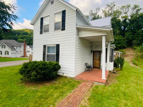 232 Chestnut St NW, Norton, VA 24273
