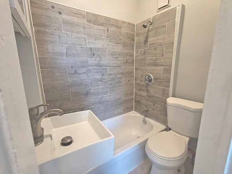 319 Coit St #6A — Photo 6