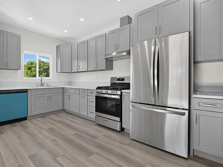 1809 N Avon St #201 — Photo 15