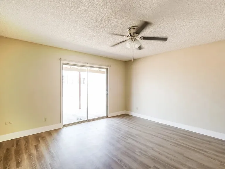 9508 W Las Palmaritas Dr — Photo 3