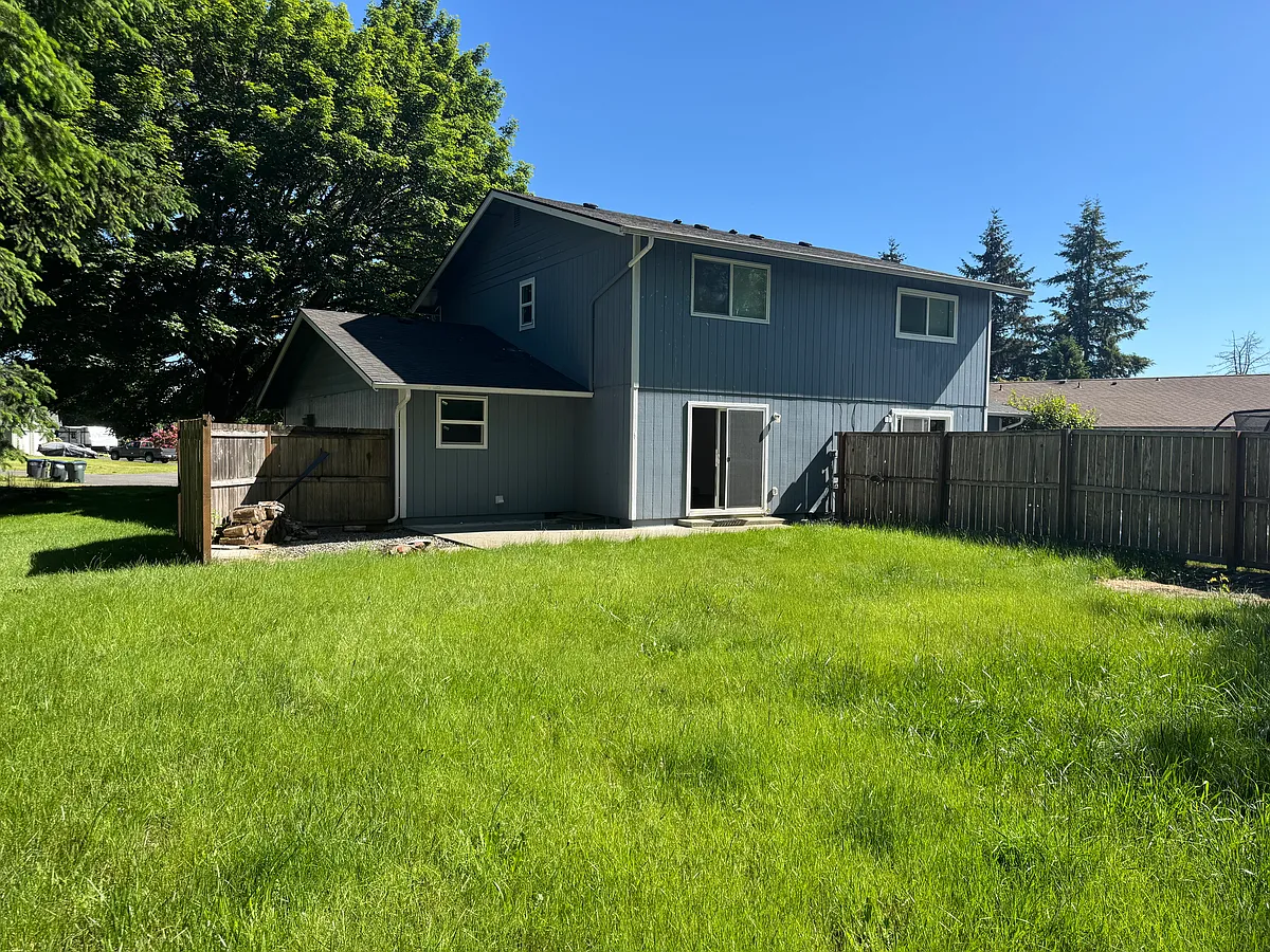 Building Photo - 7602 Stable Ct SE #B