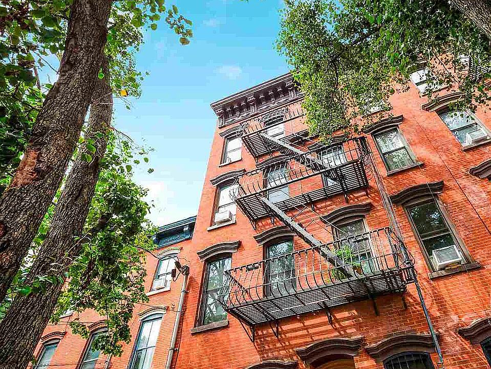 1st image of 130 Sussex St