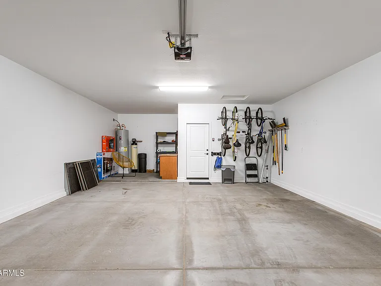 3289 Maverick Dr — Photo 12