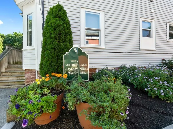 3 Soffron Ln #1, Ipswich, MA 01938