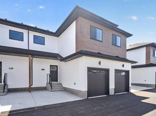 130 Hawks Ridge Blvd NW #38, Edmonton, AB T5S0T2