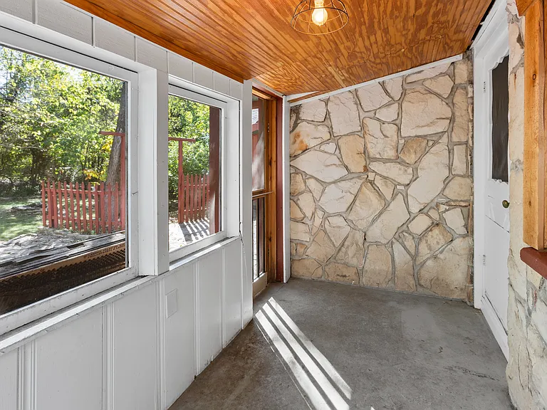 160 Como Ave — Photo 13