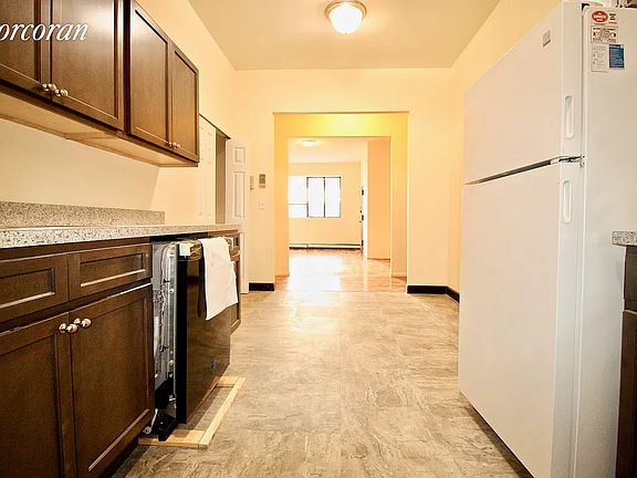 5th image of 272 Willoughby Ave APT 3N