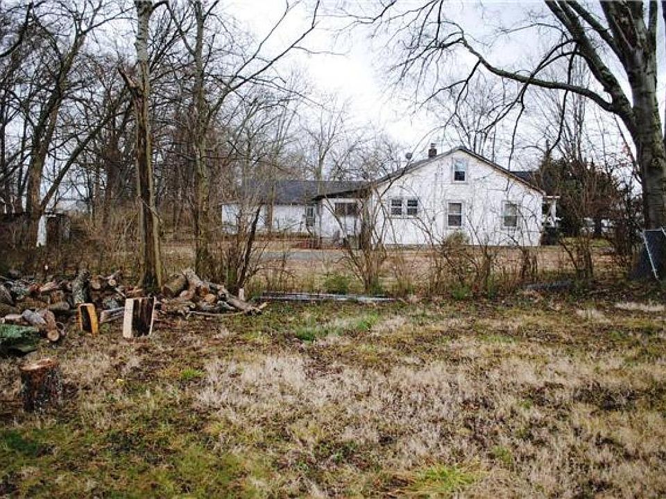 2nd image of 657 Blythe Ave
