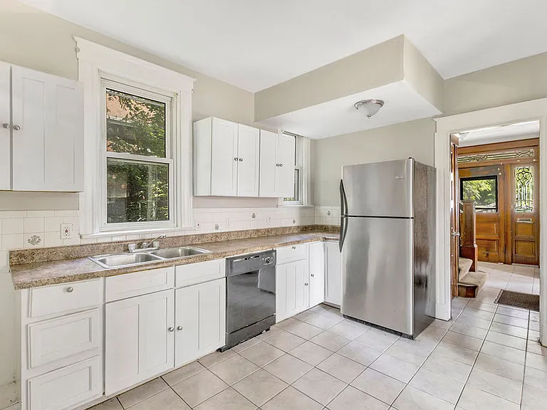 4123 Francis Ave — Photo 12