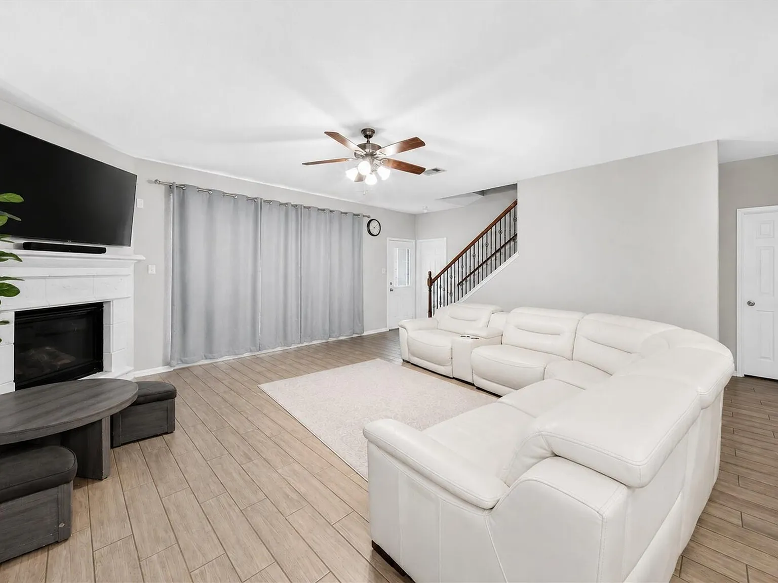 4 bed, 3.5 bath, 2417 sqft, $2,450 — Photo 4
