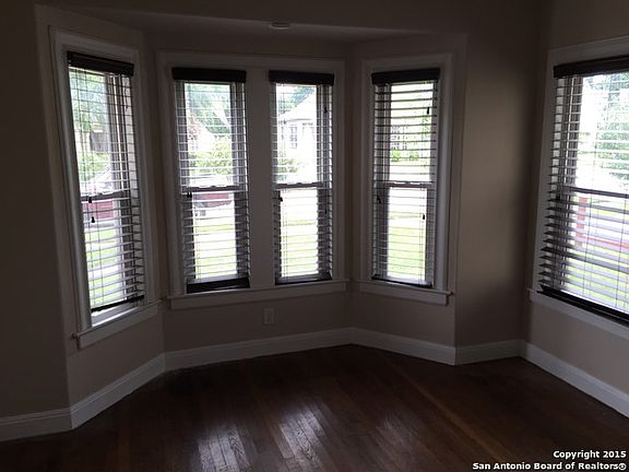 2nd image of 1407 W Lynwood Ave