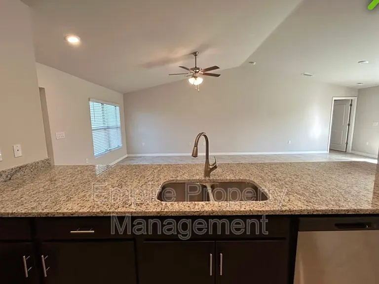 4113 NE 22nd Ave — Photo 8