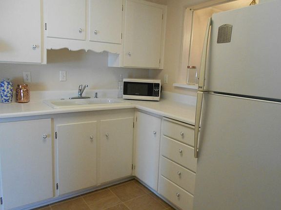 3rd image of 2813 California St NE