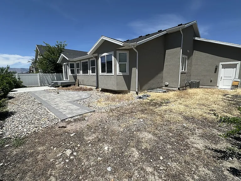 3321 W 1690 N — Photo 29