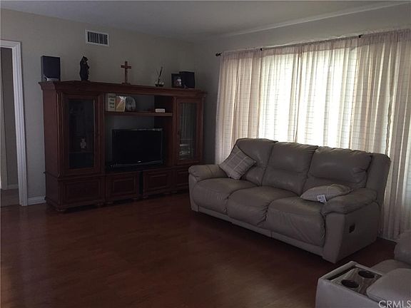 5th image of 5056 Lincoln Ave