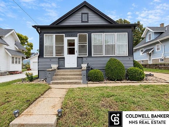 2nd image of 2141 S 35th Ave