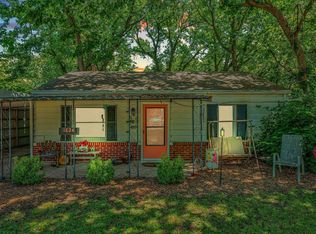 1824 SW Hope St, Topeka, KS 66604