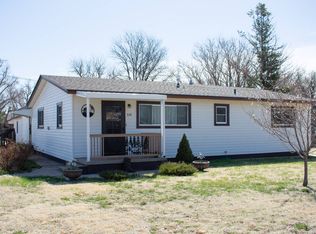 510 Tampa St, Lakin, KS 67860