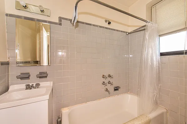 Sold by SBNY RE | media 18