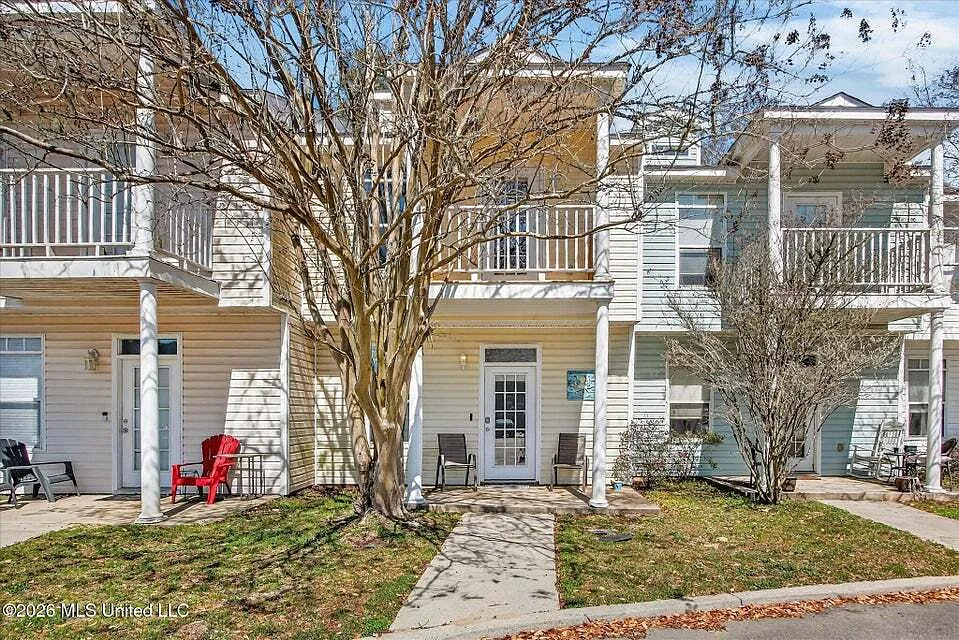 1283 Century Oaks Drive Unit B - B — Photo 2