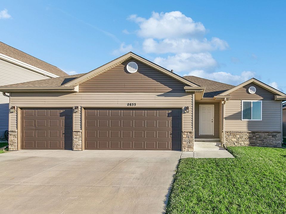 2833 W Rose St, Lincoln, NE 68522 | Zillow