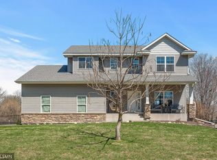 3047 Woodale Dr, Mounds View, MN 55112