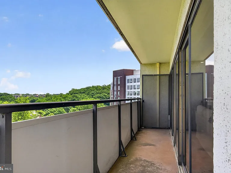 5300 Columbia Pike #701 — Photo 32