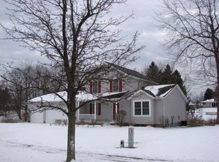 8042 Wolff Dr, Garrettsville, OH 44231
