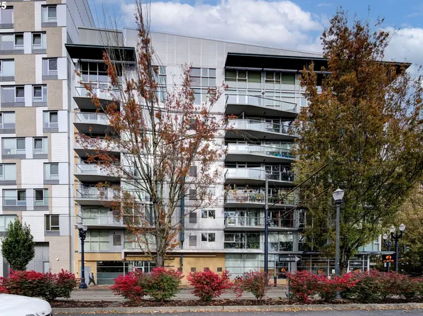 533 NE Holladay St APT 703, Portland, OR 97232
