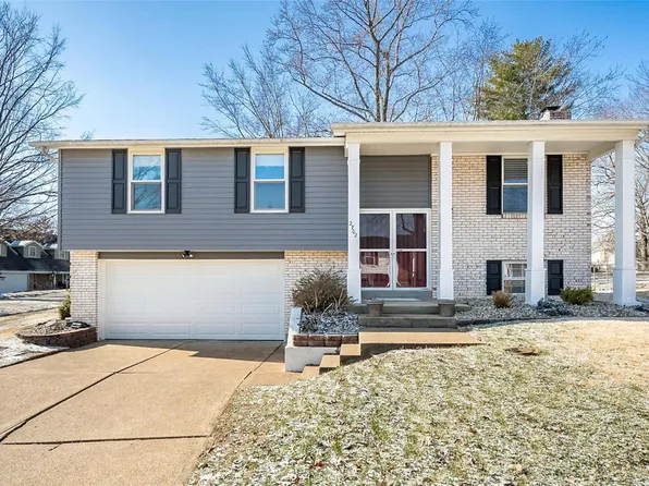 2702 Irondale Dr, Saint Louis, MO 63129