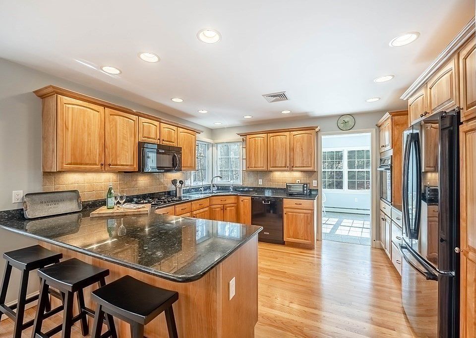 512 Main St Boxford, MA, 01921 Apartments for Rent Zillow