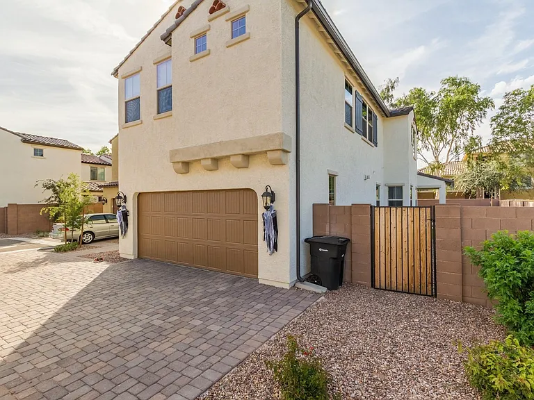 1942 S Sycamore Pl — Photo 20