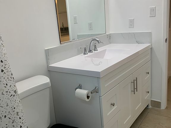5th image of 3547 W 190th St APT 4