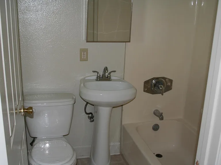 1346 N Sycamore Ave #1346.5 — Photo 5