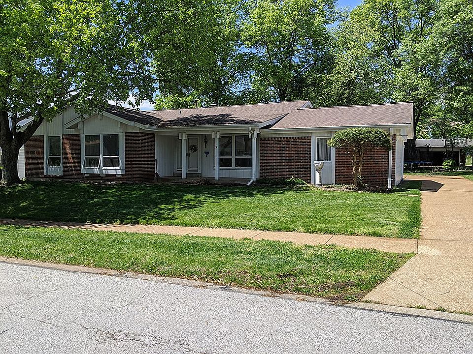 1st image of 307 Shady Meadows Dr