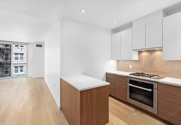 2nd image of 337 E 62nd St #2