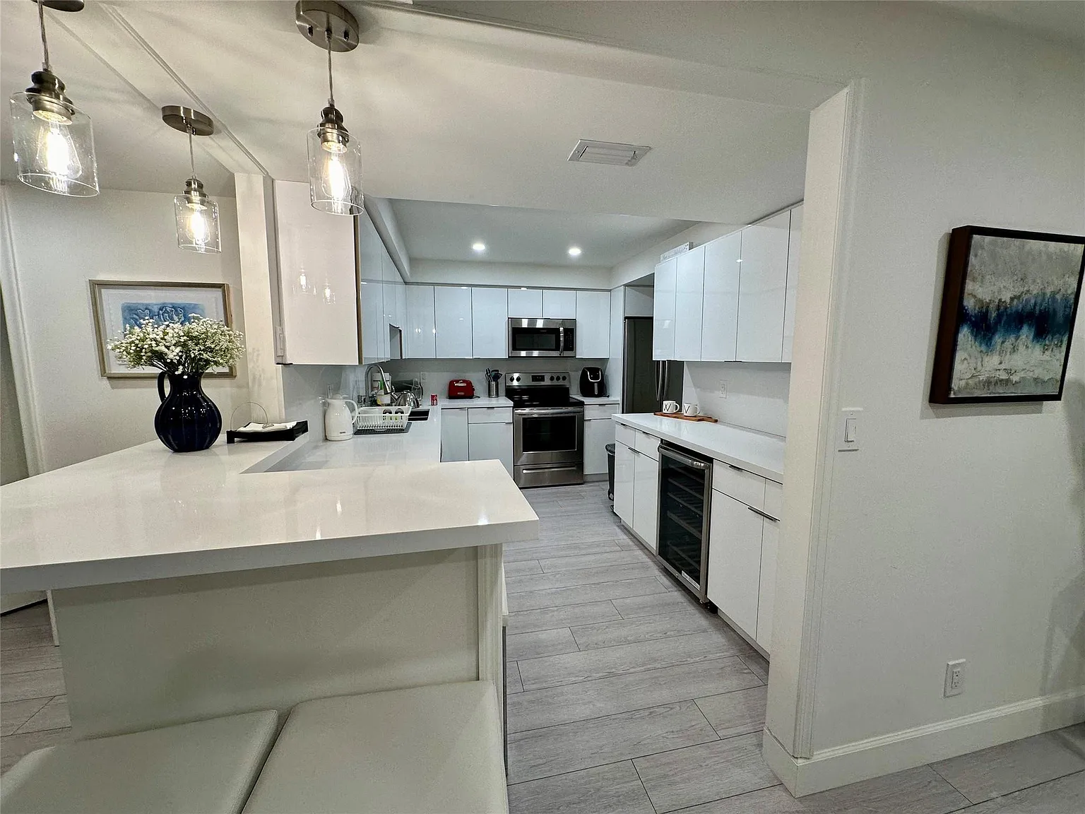 2 bed, 2.0 bath, 1400 sqft, $6,000 — Photo 4