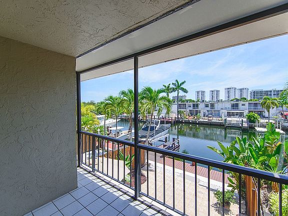 screened patio off master