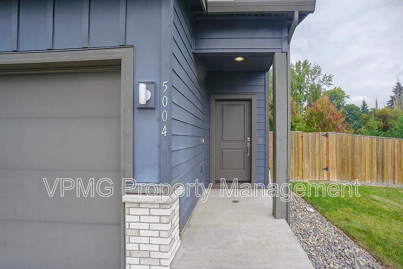 4 bed, 2.5 bath, 1665 sqft, $2,995 — Photo 3