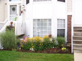 710 Hidden Creek Ln, North Aurora, IL