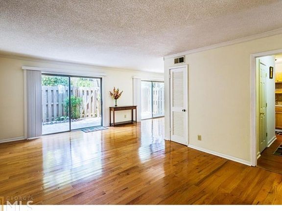 3rd image of 2523 Bradford Sq NE #0