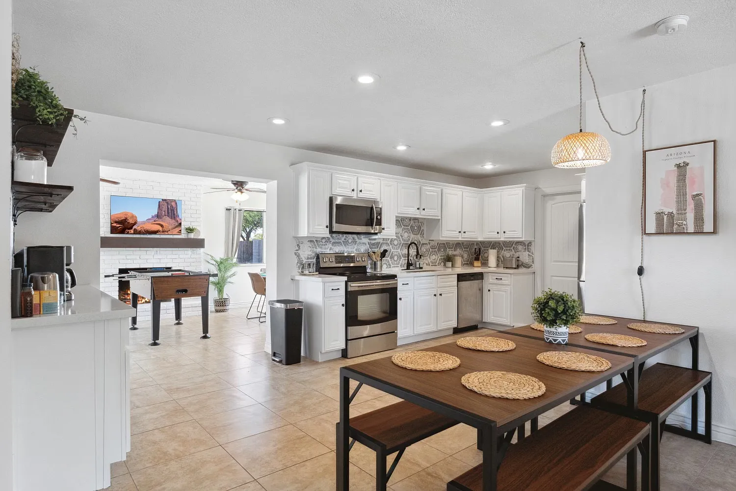 2832 E Sylvia St — Photo 3