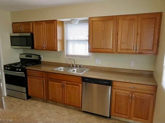 5th image of 376 Afton Ave