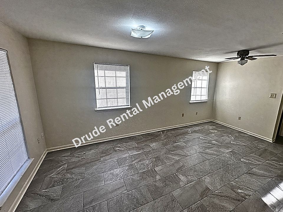 1st image of 111 Mallard Dr APT A