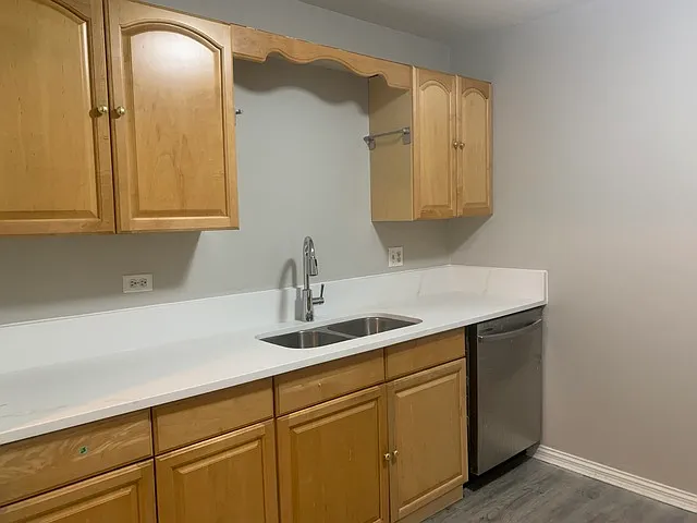 264 E Bailey Rd #L — Photo 9