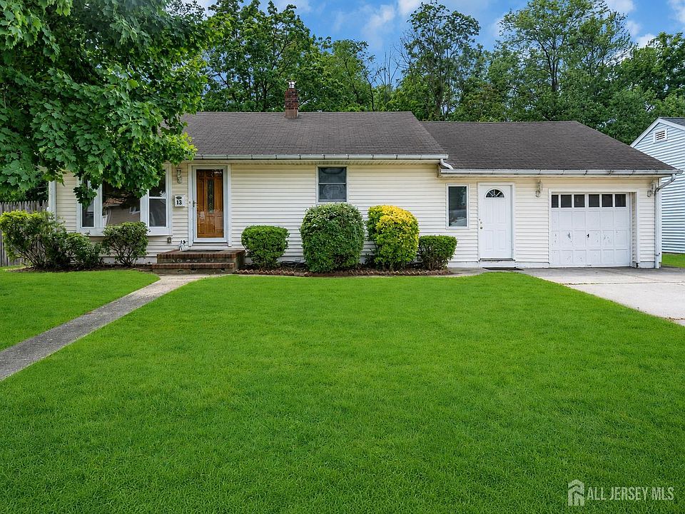 1st image of 13 Burnham Rd