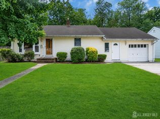 13 Burnham Rd, East Brunswick, NJ 08816